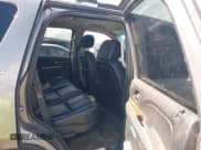 ✅ 2007 Chevrolet Tahoe LTZ • VIN: 1GNFK13097R135870 • Lot: 42482981. Wystawiony na IAAI z przebiegiem 199 313 mil. Bezpłatny archiwum sprzedaży aukcyjnych z USA i szczegółowy raport historii pojazdu na DreamBid. Zdjęcie 8.