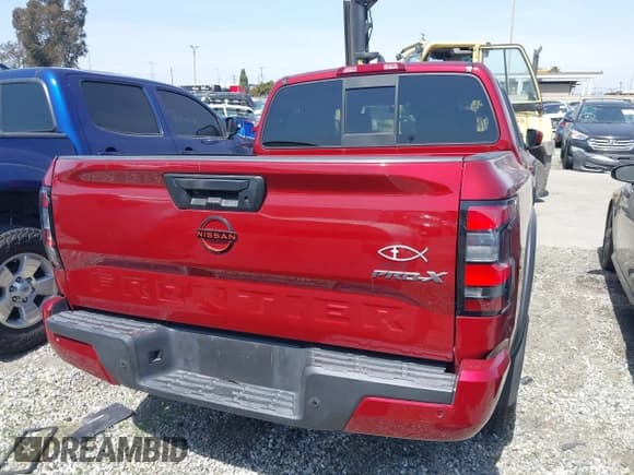 ✅ 2022 Nissan Frontier SV • VIN: 1N6ED1EJ3NN646349 • Lot: 41694649. Wystawiony na IAAI z przebiegiem 24 013 mil. Bezpłatny archiwum sprzedaży aukcyjnych z USA i szczegółowy raport historii pojazdu na DreamBid. Zdjęcie 17.