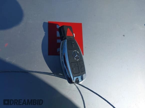 ✅ 2013 Mercedes-Benz C 250 • VIN: WDDGJ4HB0DF977768 • Lot: 41521807. Wystawiony na IAAI z przebiegiem Nie podano. Bezpłatny archiwum sprzedaży aukcyjnych z USA i szczegółowy raport historii pojazdu na DreamBid. Zdjęcie 11.