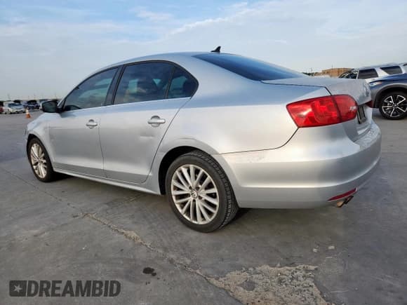 ✅ 2011 Volkswagen Jetta SEL • VIN: 3VWLZ7AJ2BM303975 • Lot: 61876755. Listed on Copart with 148,614 mi. Free auction sales archive from the USA and detailed vehicle history report at DreamBid. Image 2.