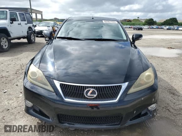 ✅ 2011 Lexus IS 250 C • VIN: JTHFF2C20B2516317 • Lot: 82007455. Wystawiony na Copart z przebiegiem 138 172 mil. Bezpłatny archiwum sprzedaży aukcyjnych z USA i szczegółowy raport historii pojazdu na DreamBid. Zdjęcie 5.