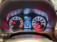 ✅ 2024 Mitsubishi Eclipse Cross ES • VIN: JA4ATUAA4RZ071053 • Лот: 69635795. Опубликован ранее на Copart с пробегом 29 763 миль. Бесплатный доступ к архиву аукционных продаж из США и подробный отчёт об истории автомобиля на DreamBid. Изображение 9.