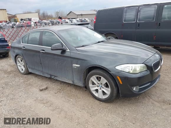 ✅ 2012 BMW 5 Series 528i xDrive • VIN: WBAXH5C50CDW03794 • Lot: 43614014. Wystawiony na IAAI z przebiegiem 158 991 mil. Bezpłatny archiwum sprzedaży aukcyjnych z USA i szczegółowy raport historii pojazdu na DreamBid. Zdjęcie 1.
