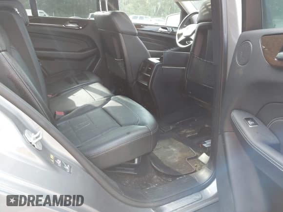 ✅ 2015 Mercedes-Benz M 350 • VIN: 4JGDA5HB4FA521321 • Lot: 42948426. Wystawiony na IAAI z przebiegiem Nie podano. Bezpłatny archiwum sprzedaży aukcyjnych z USA i szczegółowy raport historii pojazdu na DreamBid. Zdjęcie 8.