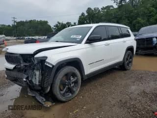 ✅ 2023 Jeep Grand Cherokee Altitude • VIN: 1C4RJJAGXP8795818 • Лот: 56130845. Опубликован ранее на Copart с пробегом 40 834 миль. Бесплатный доступ к архиву аукционных продаж из США и подробный отчёт об истории автомобиля на DreamBid. Изображение 1.