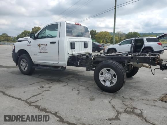 ✅ 2022 Ram 2500 • VIN: 3C7WR5AJ8NG237863 • Lot: 71239105. Wystawiony na Copart z przebiegiem 31 390 mil. Bezpłatny archiwum sprzedaży aukcyjnych z USA i szczegółowy raport historii pojazdu na DreamBid. Zdjęcie 2.