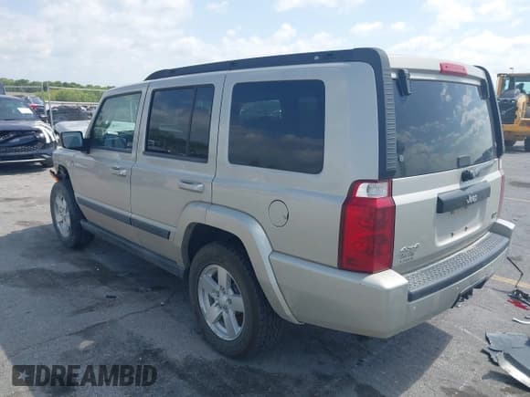 ✅ 2007 Jeep Commander Sport • VIN: 1J8HG48P37C560006 • Lot: 42558974. Listed on IAAI with 223,413 mi. Free auction sales archive from the USA and detailed vehicle history report at DreamBid. Image 3.
