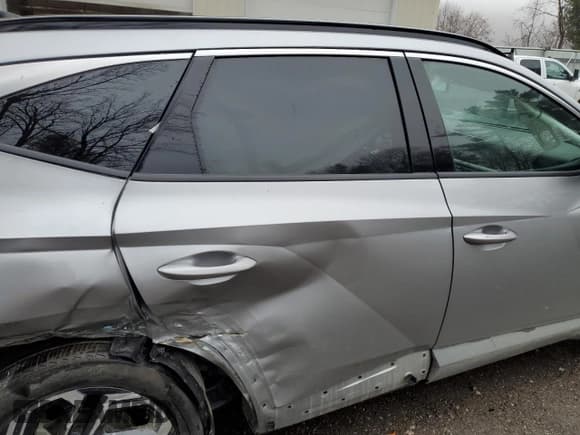 ✅ 2025 Hyundai Tucson Limited • VIN: KM8JEDD14SU252776 • Lot: 91794575. Wystawiony na Copart z przebiegiem 13 674 mil. Bezpłatny archiwum sprzedaży aukcyjnych z USA i szczegółowy raport historii pojazdu na DreamBid. Zdjęcie 11.