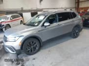 ✅ 2022 Volkswagen Tiguan SE • VIN: 3VV2B7AX9NM148970 • Lot: 42029704. Wystawiony na IAAI z przebiegiem 52 820 mil. Bezpłatny archiwum sprzedaży aukcyjnych z USA i szczegółowy raport historii pojazdu na DreamBid. Zdjęcie 2.