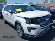 ✅ 2018 Ford Explorer Platinum • VIN: 1FM5K8HT9JGA45424 • Lot: 42085412. Wystawiony na IAAI z przebiegiem 61 407 mil. Bezpłatny archiwum sprzedaży aukcyjnych z USA i szczegółowy raport historii pojazdu na DreamBid. Zdjęcie 1.