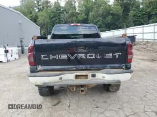 2006 Chevrolet Silverado 1500 LS z VIN 1GCEK19V36Z193687, wystawiony jako Copart lot #66843104 z przebiegiem 202 432 mil mil oraz Czysty tytuł • Clean title. Historia ofert i sprzedaży dostępna na DreamBid. Obrazek 6.