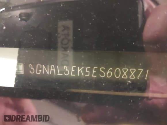 ✅ 2014 Chevrolet Captiva Sport LT • VIN: 3GNAL3EK5ES608871 • Lot: 42516982. Wystawiony na IAAI z przebiegiem 107 519 mil. Bezpłatny archiwum sprzedaży aukcyjnych z USA i szczegółowy raport historii pojazdu na DreamBid. Zdjęcie 9.