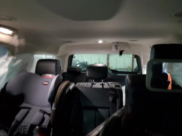 ✅ 2022 Ford Expedition XLT • VIN: 1FMJU1JT7NEA62332 • Lot: 61977355. Wystawiony na Copart z przebiegiem 60 701 mil. Bezpłatny archiwum sprzedaży aukcyjnych z USA i szczegółowy raport historii pojazdu na DreamBid. Zdjęcie 10.