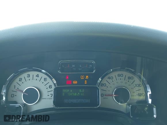 ✅ 2013 Ford Expedition Limited • VIN: 1FMJU1K54DEF28832 • Lot: 41963482. Listed on IAAI with 134,768 mi. Free auction sales archive from the USA and detailed vehicle history report at DreamBid. Image 7.