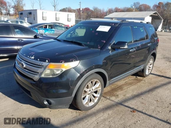 ✅ 2011 Ford Explorer XLT • VIN: 1FMHK8D84BGA14680 • Lot: 43700947. Wystawiony na IAAI z przebiegiem 253 250 mil. Bezpłatny archiwum sprzedaży aukcyjnych z USA i szczegółowy raport historii pojazdu na DreamBid. Zdjęcie 2.
