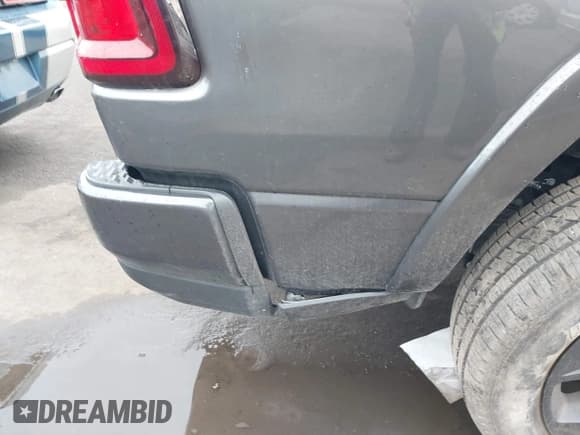 ✅ 2025 Ram 1500 Big Horn • VIN: 1C6RRFFG7SN681694 • Lot: 43129837. Listed on IAAI with 8,142 mi. Free auction sales archive from the USA and detailed vehicle history report at DreamBid. Image 20.