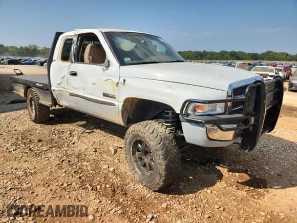 ✅ 1999 Dodge 2500 • VIN: 1B7KF2369XJ639551 • Лот: 80616115. Опубликован ранее на Copart с пробегом 216 208 миль. Бесплатный доступ к архиву аукционных продаж из США и подробный отчёт об истории автомобиля на DreamBid. Изображение 4.