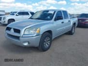 ✅ 2008 Mitsubishi Raider LS • VIN: 1Z7HT28K78S572912 • Лот: 42676301. Опубликован ранее на IAAI с пробегом 241 041 миль. Бесплатный доступ к архиву аукционных продаж из США и подробный отчёт об истории автомобиля на DreamBid. Изображение 2.