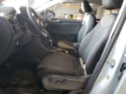 ✅ 2025 Volkswagen Taos SE Black • VIN: 3VV2C7B21SM019214 • Lot: 64616495. Wystawiony na Copart z przebiegiem 3 356 mil. Bezpłatny archiwum sprzedaży aukcyjnych z USA i szczegółowy raport historii pojazdu na DreamBid. Zdjęcie 7.