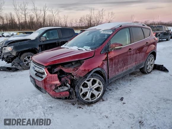 ✅ 2019 Ford Escape Titanium • VIN: 1FMCU9J93KUA60123 • Lot: 94543525. Wystawiony na Copart z przebiegiem 120 255 mil. Bezpłatny archiwum sprzedaży aukcyjnych z USA i szczegółowy raport historii pojazdu na DreamBid. Zdjęcie 1.