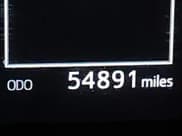 ✅ 2017 Toyota RAV4 LE • VIN: 2T3BFREV4HW603072 • Lot: 43761913. Wystawiony na IAAI z przebiegiem 54 891 mil. Bezpłatny archiwum sprzedaży aukcyjnych z USA i szczegółowy raport historii pojazdu na DreamBid. Zdjęcie 15.