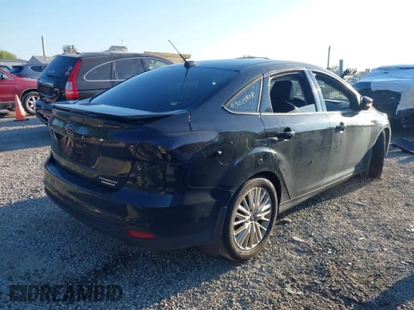 ✅ 2016 Ford Focus Titanium • VIN: 1FADP3J26GL280987 • Lot: 43223828. Wystawiony na IAAI z przebiegiem Nie podano. Bezpłatny archiwum sprzedaży aukcyjnych z USA i szczegółowy raport historii pojazdu na DreamBid. Zdjęcie 4.