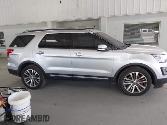 ✅ 2016 Ford Explorer Platinum • VIN: 1FM5K8HT9GGC64408 • Lot: 42138976. Listed on IAAI with 143,540 mi. Free auction sales archive from the USA and detailed vehicle history report at DreamBid. Image 12.