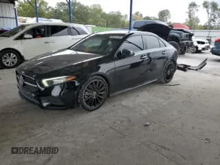 ✅ 2022 Mercedes-Benz A 220 • VIN: W1K3G4EB7NJ337623 • Лот: 85737135. Опубликован ранее на Copart с пробегом 121 062 миль. Бесплатный доступ к архиву аукционных продаж из США и подробный отчёт об истории автомобиля на DreamBid. Изображение 1.