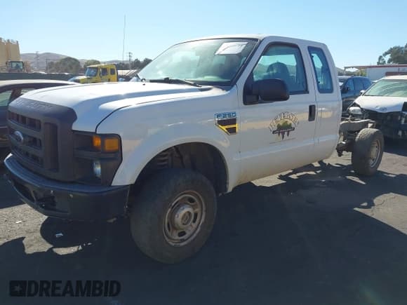 ✅ 2008 Ford F-250 • VIN: 1FDSX21R98EC69556 • Лот: 43472085. Опубликован ранее на IAAI с пробегом 191 424 миль. Бесплатный доступ к архиву аукционных продаж из США и подробный отчёт об истории автомобиля на DreamBid. Изображение 2.