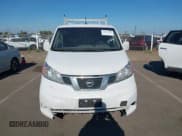✅ 2017 Nissan NV200 S • VIN: 3N6CM0KN1HK709287 • Lot: 42853095. Wystawiony na IAAI z przebiegiem 217 699 mil. Bezpłatny archiwum sprzedaży aukcyjnych z USA i szczegółowy raport historii pojazdu na DreamBid. Zdjęcie 12.