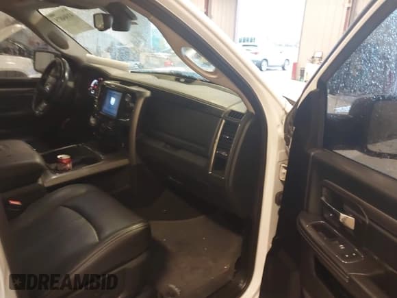 ✅ 2018 Ram 1500 Night • VIN: 1C6RR7MT0JS189238 • Lot: 43504875. Wystawiony na IAAI z przebiegiem 93 609 mil. Bezpłatny archiwum sprzedaży aukcyjnych z USA i szczegółowy raport historii pojazdu na DreamBid. Zdjęcie 5.