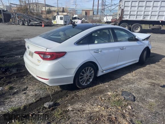 ✅ 2015 Hyundai Sonata Limited • VIN: 5NPE34AF3FH029138 • Лот: 43650069. Опубликован ранее на IAAI с пробегом Не указан. Бесплатный доступ к архиву аукционных продаж из США и подробный отчёт об истории автомобиля на DreamBid. Изображение 4.
