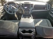 ✅ 2021 Ram 3500 Big Horn • VIN: 3C63R3HL7MG551764 • Lot: 81731235. Wystawiony na Copart z przebiegiem 146 796 mil. Bezpłatny archiwum sprzedaży aukcyjnych z USA i szczegółowy raport historii pojazdu na DreamBid. Zdjęcie 8.