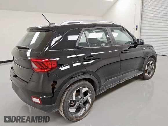 ✅ 2024 Hyundai Venue SEL • VIN: KMHRC8A31RU305871 • Lot: 55202585. Listed on Copart with 5,564 mi. Free auction sales archive from the USA and detailed vehicle history report at DreamBid. Image 3.