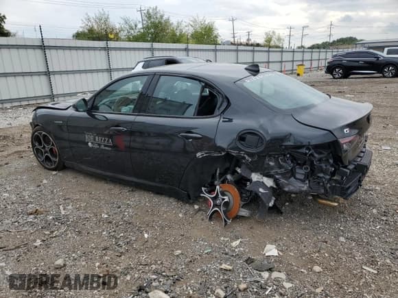 ✅ 2024 Alfa Romeo Giulia Veloce • VIN: ZARFANBN7R7680163 • Lot: 71085295. Wystawiony na Copart z przebiegiem 8 485 mil. Bezpłatny archiwum sprzedaży aukcyjnych z USA i szczegółowy raport historii pojazdu na DreamBid. Zdjęcie 2.