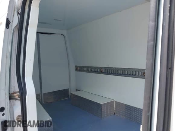 ✅ 2019 Freightliner Sprinter • VIN: WDRPF0CD0KT003350 • Лот: 42686483. Опубликован ранее на IAAI с пробегом 128 326 миль. Бесплатный доступ к архиву аукционных продаж из США и подробный отчёт об истории автомобиля на DreamBid. Изображение 18.