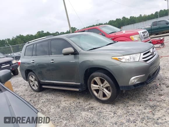 ✅ 2013 Toyota Highlander Limited • VIN: 5TDYK3EH1DS116632 • Lot: 42757240. Wystawiony na IAAI z przebiegiem 213 092 mil. Bezpłatny archiwum sprzedaży aukcyjnych z USA i szczegółowy raport historii pojazdu na DreamBid. Zdjęcie 13.