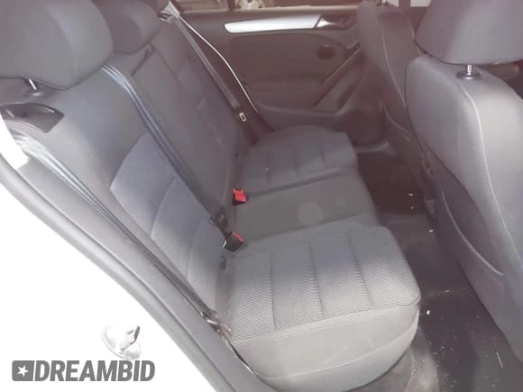 ✅ 2012 Volkswagen Golf TDI • VIN: WVWDM7AJ9CW296921 • Lot: 42070028. Wystawiony na IAAI z przebiegiem 113 511 mil. Bezpłatny archiwum sprzedaży aukcyjnych z USA i szczegółowy raport historii pojazdu na DreamBid. Zdjęcie 8.