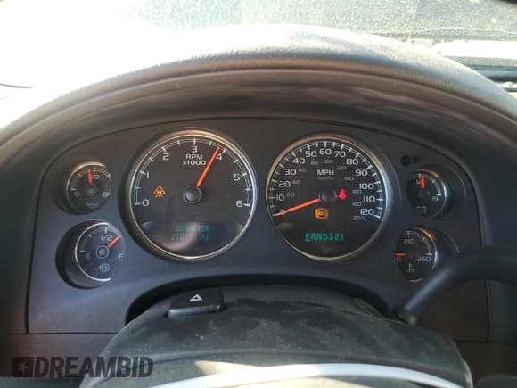 ✅ 2008 Chevrolet Suburban 3LT • VIN: 1GNFC16J28J188573 • Lot: 82475484. Wystawiony na Copart z przebiegiem 278 733 mil. Bezpłatny archiwum sprzedaży aukcyjnych z USA i szczegółowy raport historii pojazdu na DreamBid. Zdjęcie 9.