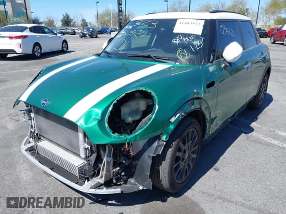 ✅ 2024 MINI Hardtop 4 Door Cooper • VIN: WMW33DK03R2V30440 • Lot: 41403552. Wystawiony na IAAI z przebiegiem 11 656 mil. Bezpłatny archiwum sprzedaży aukcyjnych z USA i szczegółowy raport historii pojazdu na DreamBid. Zdjęcie 2.