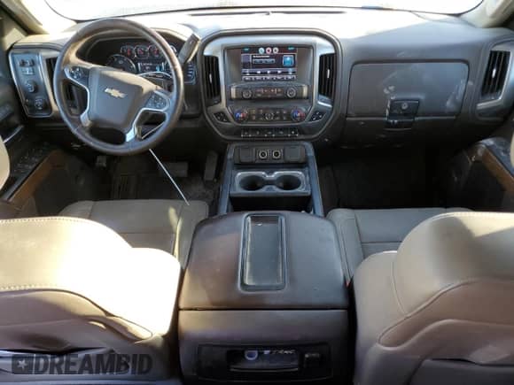 2015 Chevrolet Silverado 3500HD LTZ z VIN 1GC4K0C88FF515007, wystawiony jako Copart lot #77905274 z przebiegiem 290 894 mil mil oraz Szkoda całkowita • Salvage title. Historia ofert i sprzedaży dostępna na DreamBid. Obrazek 8.