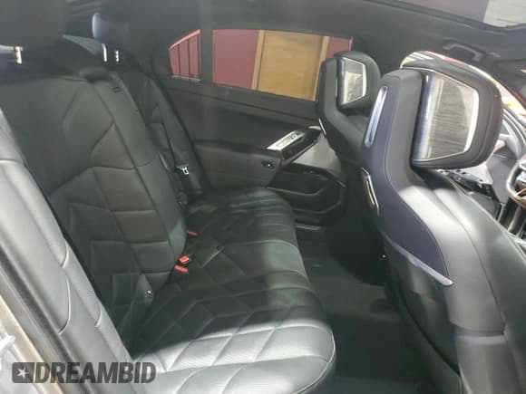 ✅ 2024 BMW 7 Series 740i xDrive • VIN: WBA33EH03RCS76249 • Lot: 45735165. Listed on Copart with 26,449 mi. Free auction sales archive from the USA and detailed vehicle history report at DreamBid. Image 10.