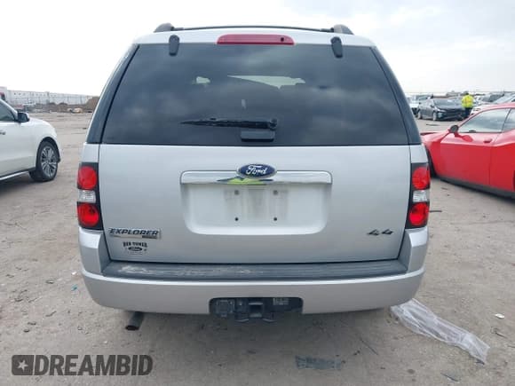✅ 2010 Ford Explorer Limited • VIN: 1FMEU7F89AUA84731 • Lot: 41585563. Wystawiony na IAAI z przebiegiem 142 598 mil. Bezpłatny archiwum sprzedaży aukcyjnych z USA i szczegółowy raport historii pojazdu na DreamBid. Zdjęcie 17.