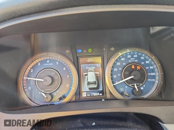 ✅ 2017 Toyota Sienna XLE Premium • VIN: 5TDYZ3DC6HS807002 • Лот: 64998935. Опубликован ранее на Copart с пробегом 178 604 миль. Бесплатный доступ к архиву аукционных продаж из США и подробный отчёт об истории автомобиля на DreamBid. Изображение 9.