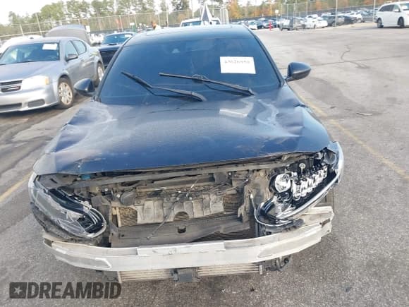 ✅ 2019 Honda Accord Sport • VIN: 1HGCV2F38KA030583 • Lot: 43626950. Listed on IAAI with 125,081 mi. Free auction sales archive from the USA and detailed vehicle history report at DreamBid. Image 13.