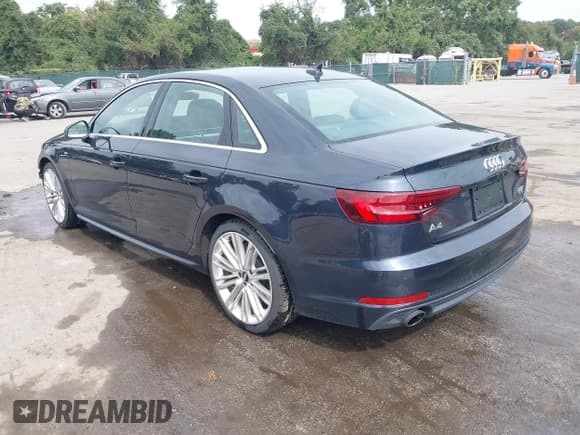 ✅ 2018 Audi A4 Prestige • VIN: WAUFNAF4XJA124698 • Lot: 40311398. Wystawiony na IAAI z przebiegiem 75 815 mil. Bezpłatny archiwum sprzedaży aukcyjnych z USA i szczegółowy raport historii pojazdu na DreamBid. Zdjęcie 3.