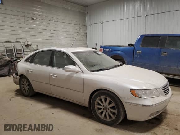 2009 Hyundai Azera Limited with VIN KMHFC46F09A372929, listed as a Copart auction lot 88455705 with 111,222 mi miles and Salvage title. Bid and sale history available at DreamBid. Image 4.