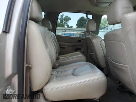 ✅ 2005 Chevrolet Suburban LS • VIN: 3GNFK16Z35G212773 • Lot: 68737765. Listed on Copart with 491,054 mi. Free auction sales archive from the USA and detailed vehicle history report at DreamBid. Image 11.