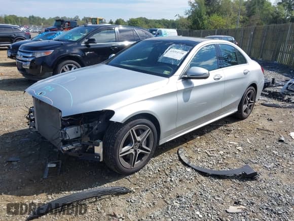✅ 2019 Mercedes-Benz C 300 • VIN: 55SWF8EB7KU290323 • Lot: 43293720. Listed on IAAI with 56,497 mi. Free auction sales archive from the USA and detailed vehicle history report at DreamBid. Image 18.