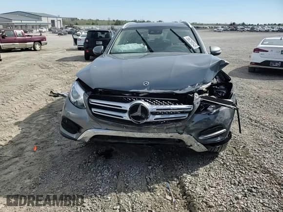 ✅ 2019 Mercedes-Benz GLC 300 • VIN: WDC0G4JB2KF598590 • Lot: 86258545. Wystawiony na Copart z przebiegiem 62 975 mil. Bezpłatny archiwum sprzedaży aukcyjnych z USA i szczegółowy raport historii pojazdu na DreamBid. Zdjęcie 14.